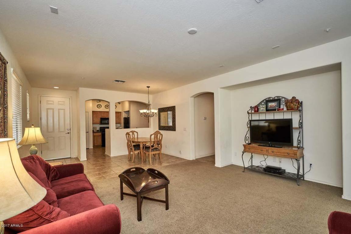 1028 E Cantebria Dr, Gilbert, AZ 85296 photo 5