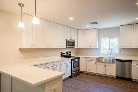 2914 E Avalon Dr, Phoenix, AZ 85016 photo 1
