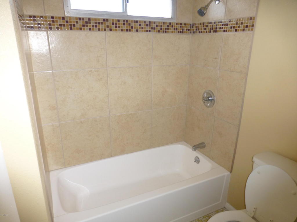 8029 W Earll Dr, Phoenix, AZ 85033 photo 10