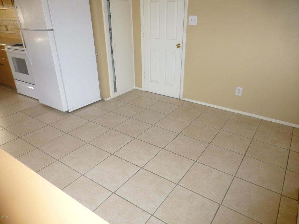 8029 W Earll Dr, Phoenix, AZ 85033 photo 6