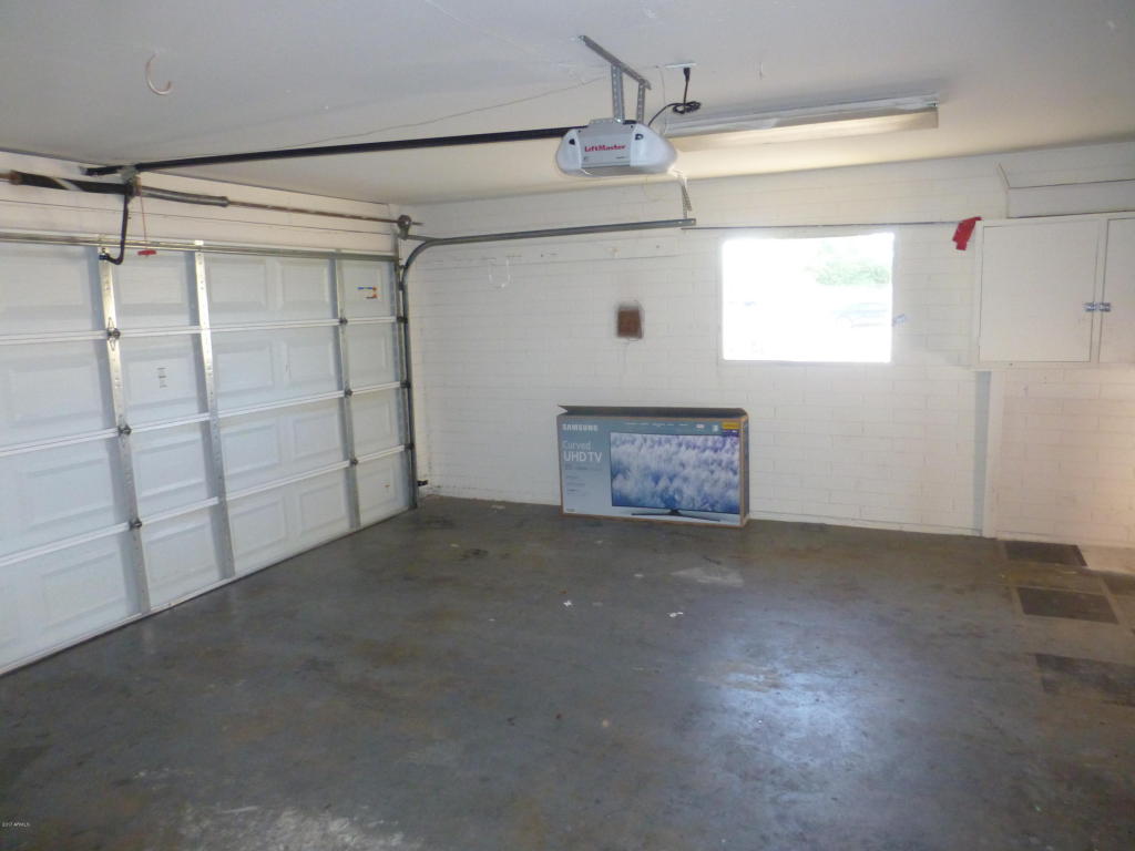 8029 W Earll Dr, Phoenix, AZ 85033 photo 11