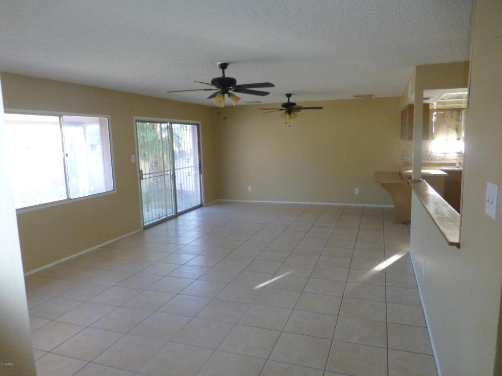 8029 W Earll Dr, Phoenix, AZ 85033 photo 2