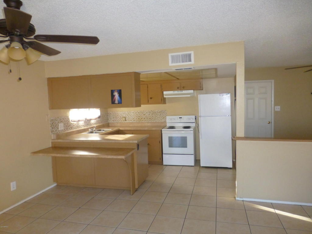 8029 W Earll Dr, Phoenix, AZ 85033 photo 3