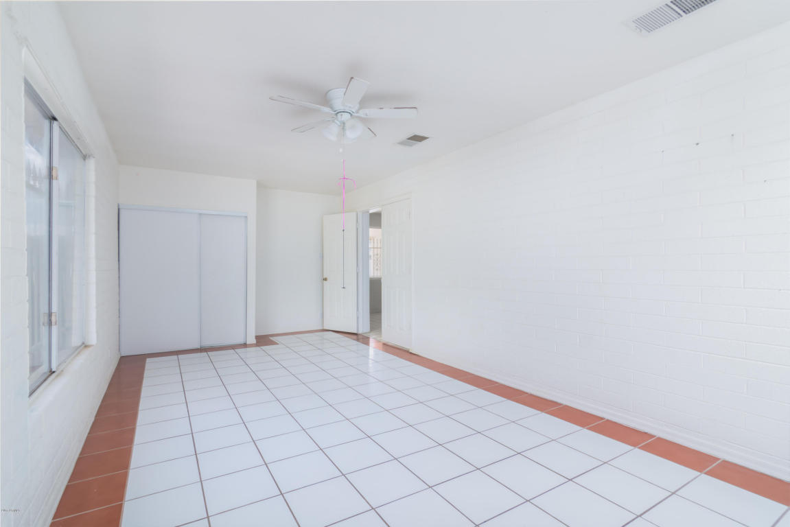 3314 N 39th Dr, Phoenix, AZ 85019 photo 8
