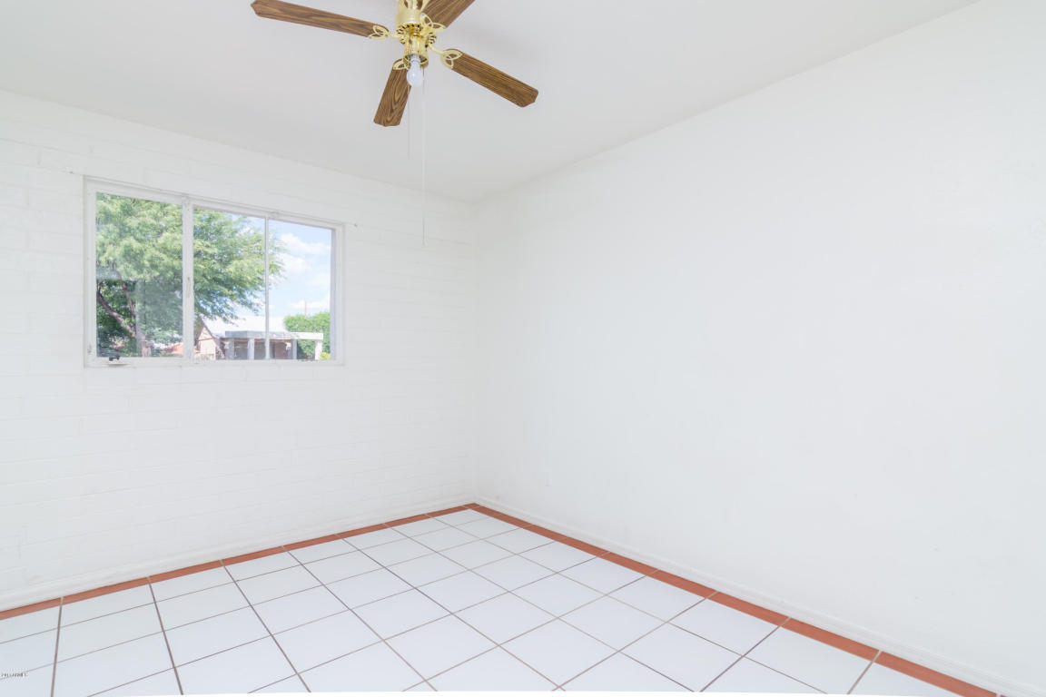3314 N 39th Dr, Phoenix, AZ 85019 photo 10