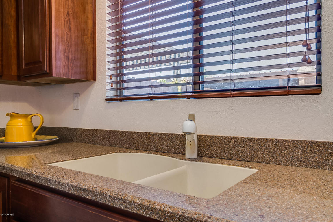 933 E Lodge Dr, Tempe, AZ 85283 photo 9