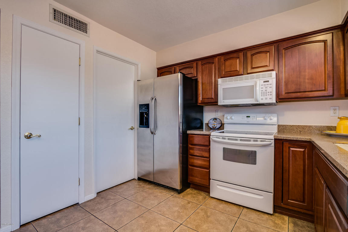 933 E Lodge Dr, Tempe, AZ 85283 photo 8