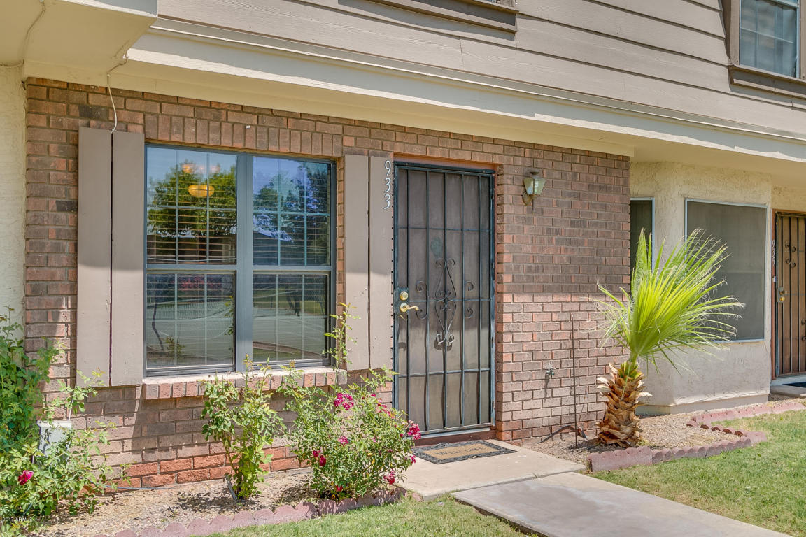 933 E Lodge Dr, Tempe, AZ 85283 photo 2