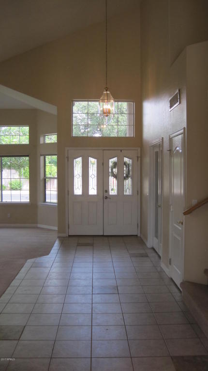 634 N Falcon Dr, Gilbert, AZ 85234 photo 4