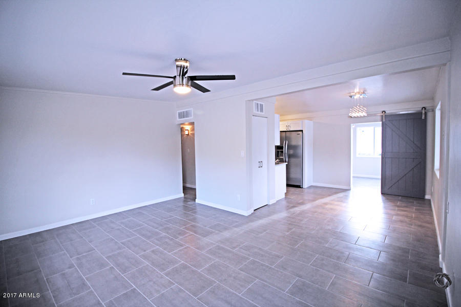 1539 E Hatcher Rd, Phoenix, AZ 85020 photo 3