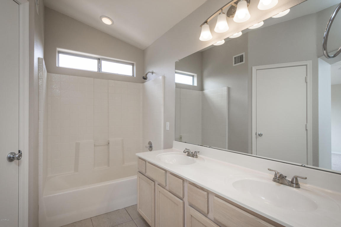 3926 E Morrow Dr, Phoenix, AZ 85050 photo 11