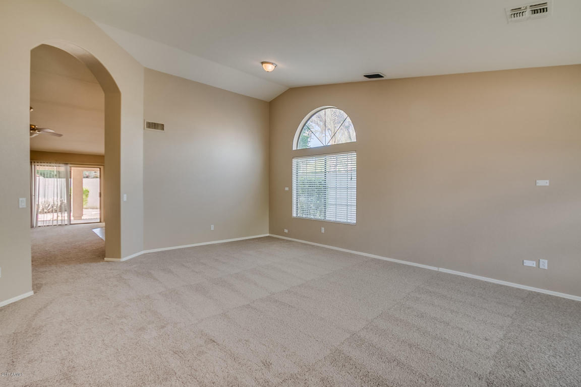 1805 E Arabian Dr, Gilbert, AZ 85296 photo 2