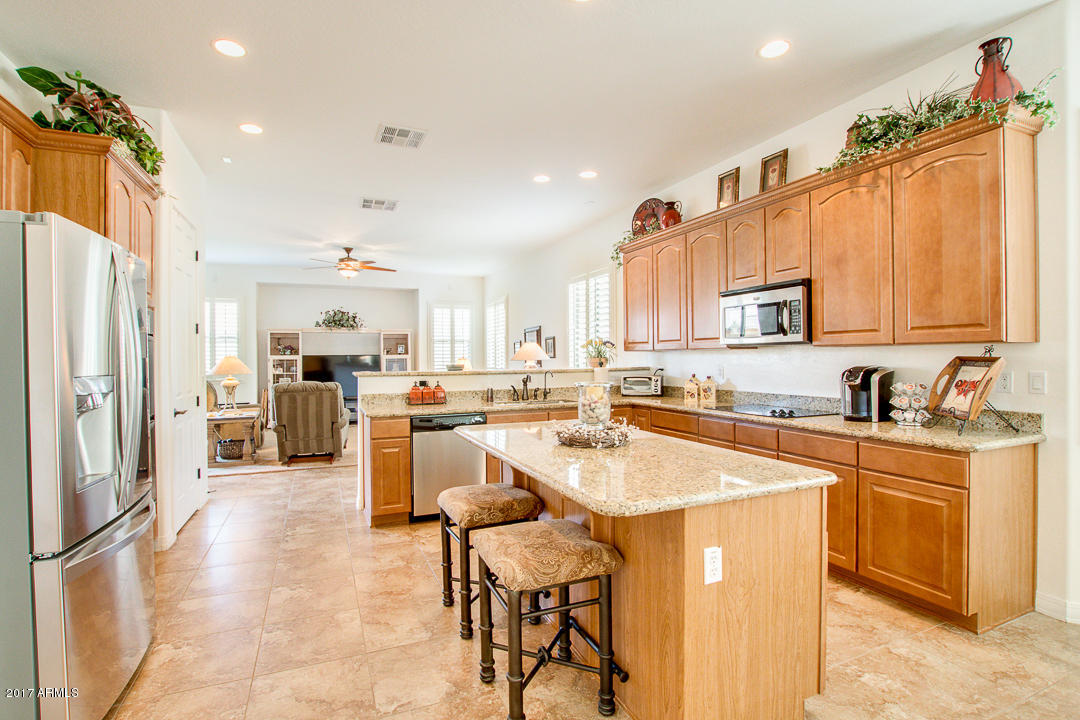 1312 E Clark Dr, Gilbert, AZ 85297 photo 2