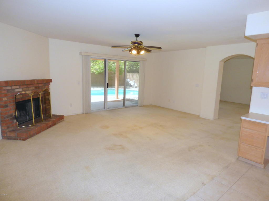 158 S Cobblestone Dr, Gilbert, AZ 85296 photo 5