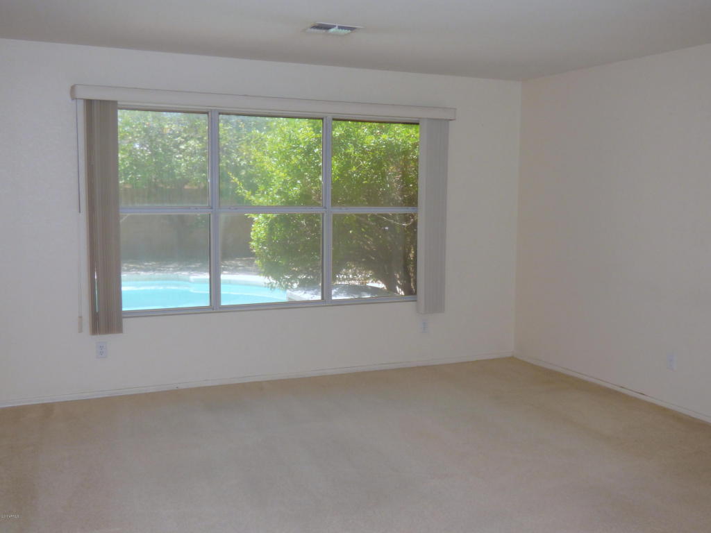 158 S Cobblestone Dr, Gilbert, AZ 85296 photo 4