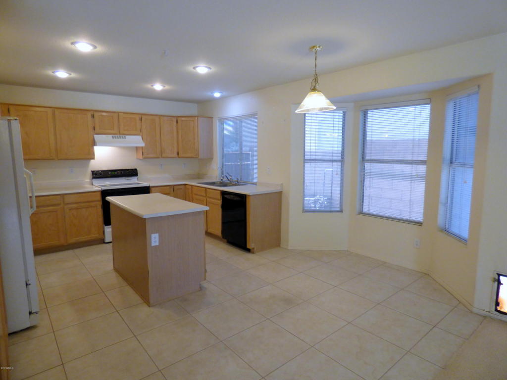 158 S Cobblestone Dr, Gilbert, AZ 85296 photo 8