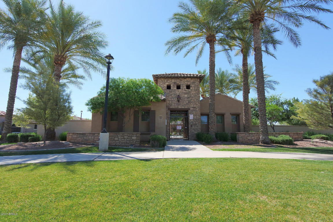 845 S Reber Ave, Gilbert, AZ 85296 photo 16