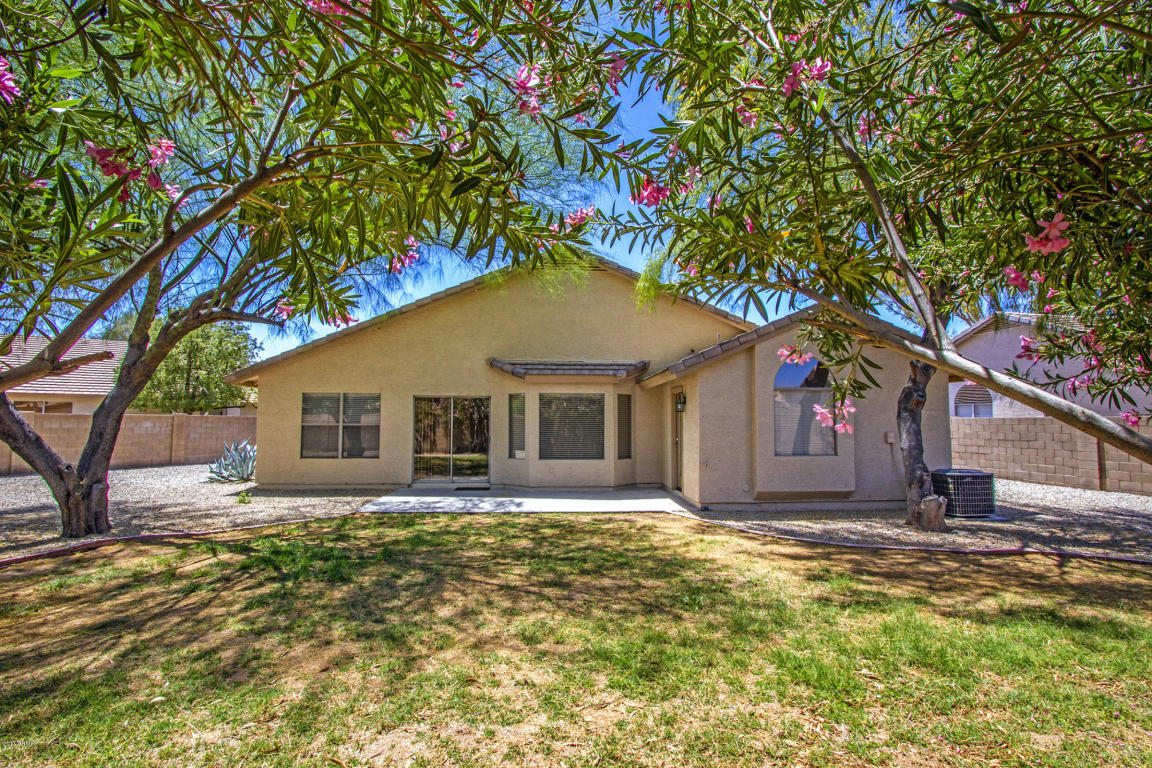 2362 E Smoke Tree Rd, Gilbert, AZ 85296 photo 2