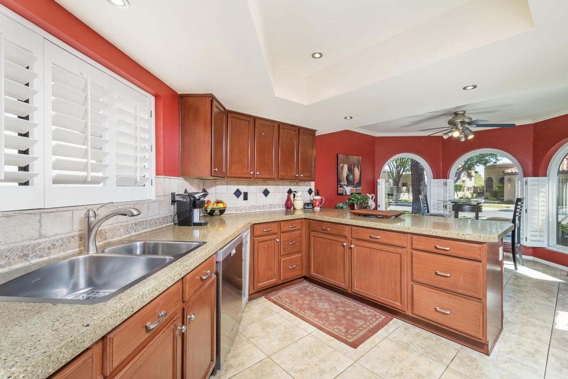 4215 E Paradise Dr, Phoenix, AZ 85028 photo 6