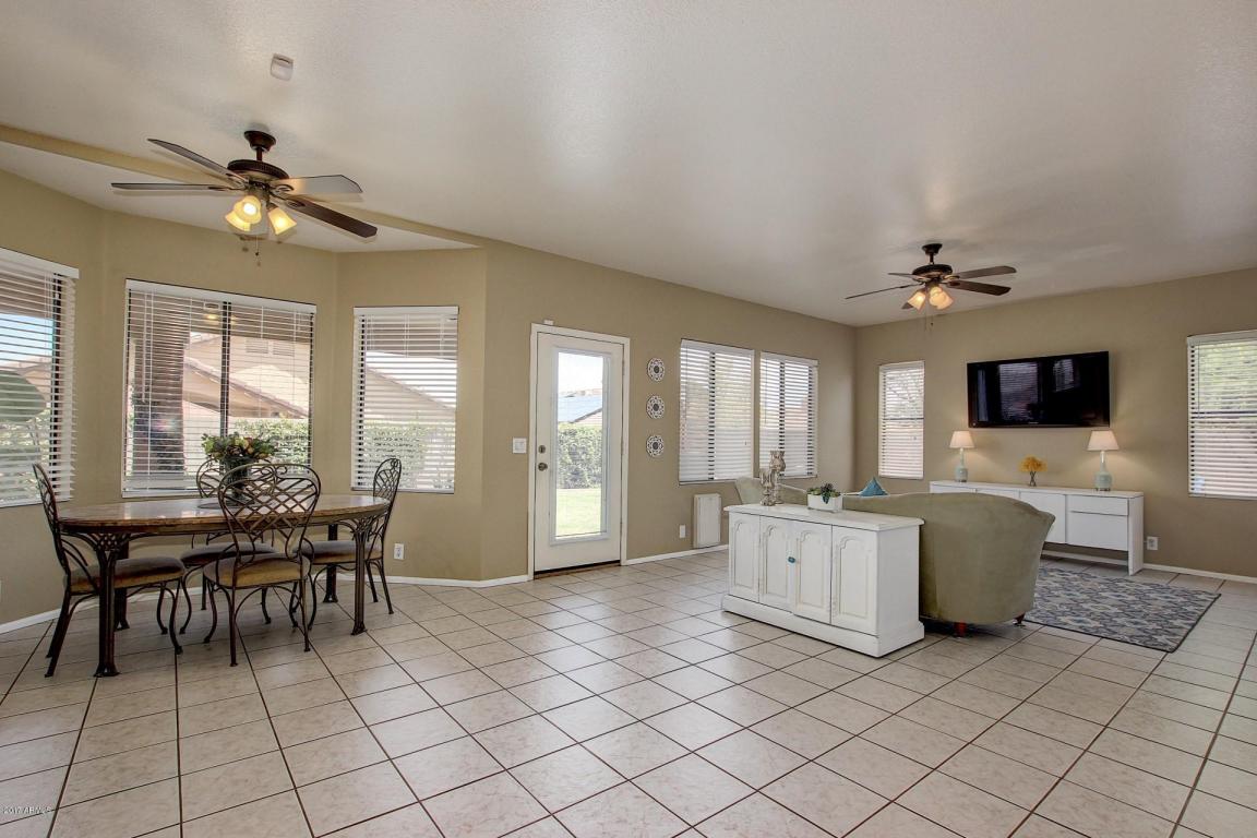 2104 E Behrend Dr, Phoenix, AZ 85024 photo 9