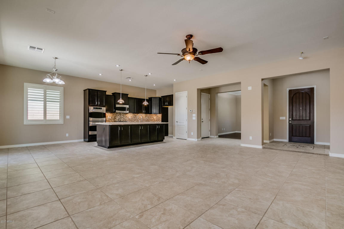 1927 E Azalea Ct, Gilbert, AZ 85298 photo 3