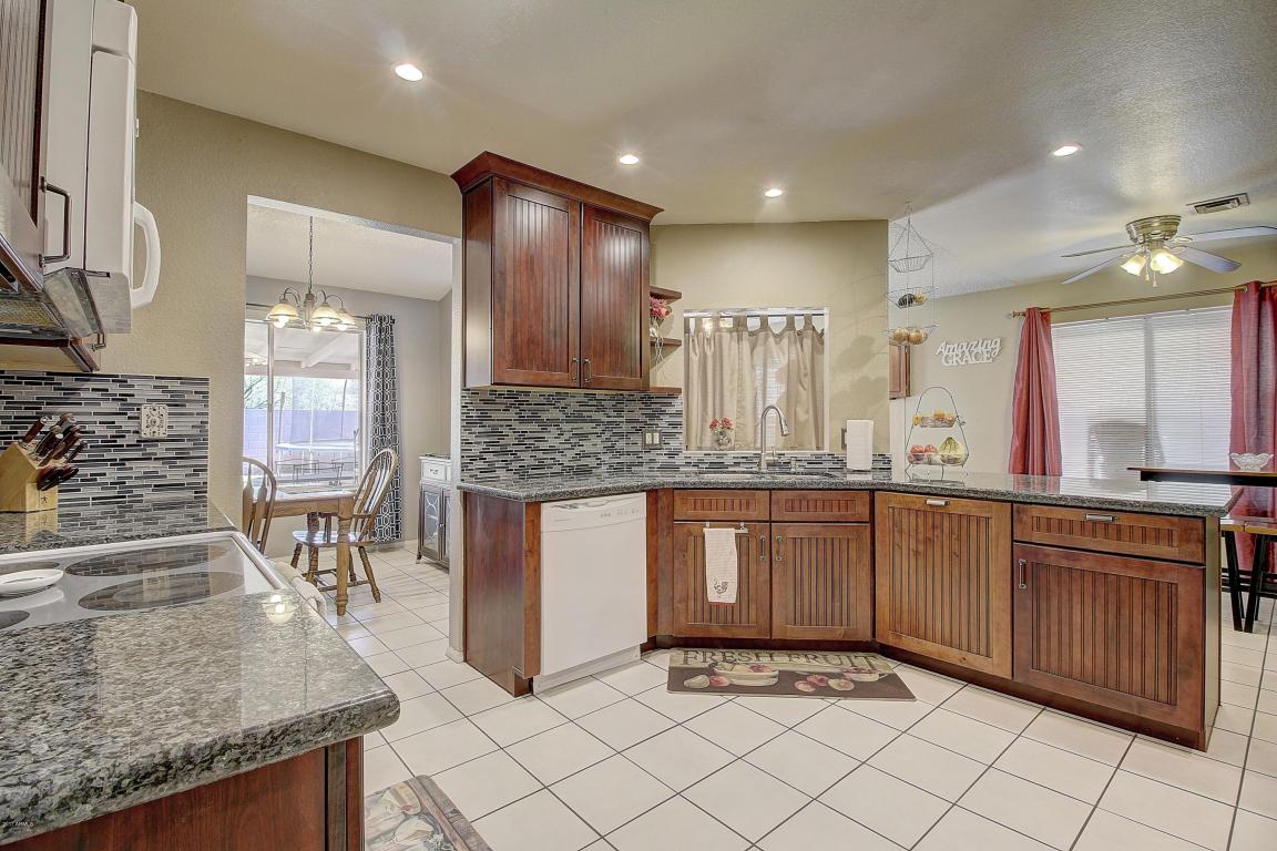 1315 E Rosemonte Dr, Phoenix, AZ 85024 photo 2