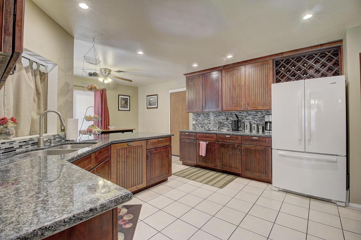 1315 E Rosemonte Dr, Phoenix, AZ 85024 photo 3