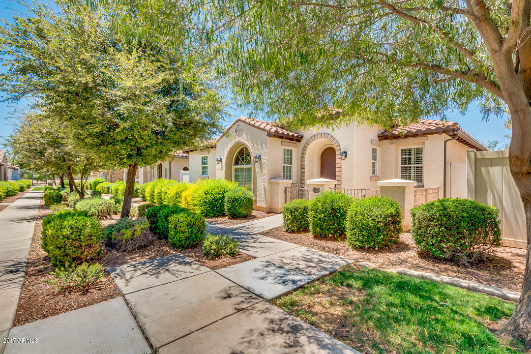 1141 S Wade Dr, Gilbert, AZ 85296 photo 2