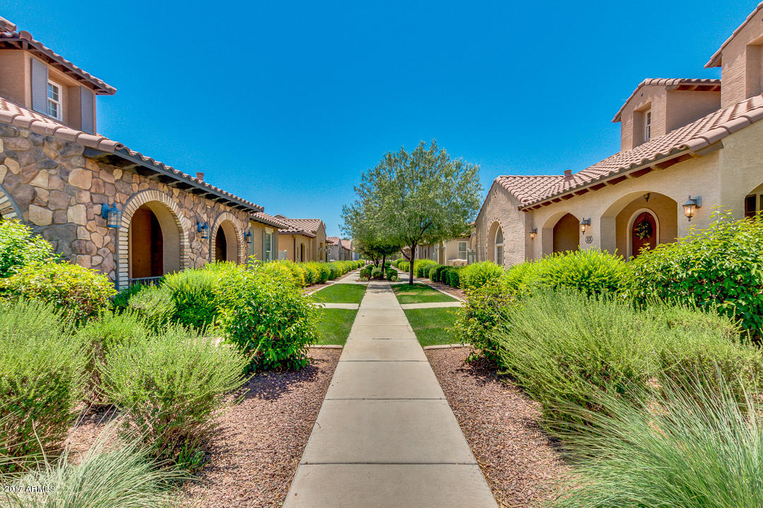 1141 S Wade Dr, Gilbert, AZ 85296 photo 4