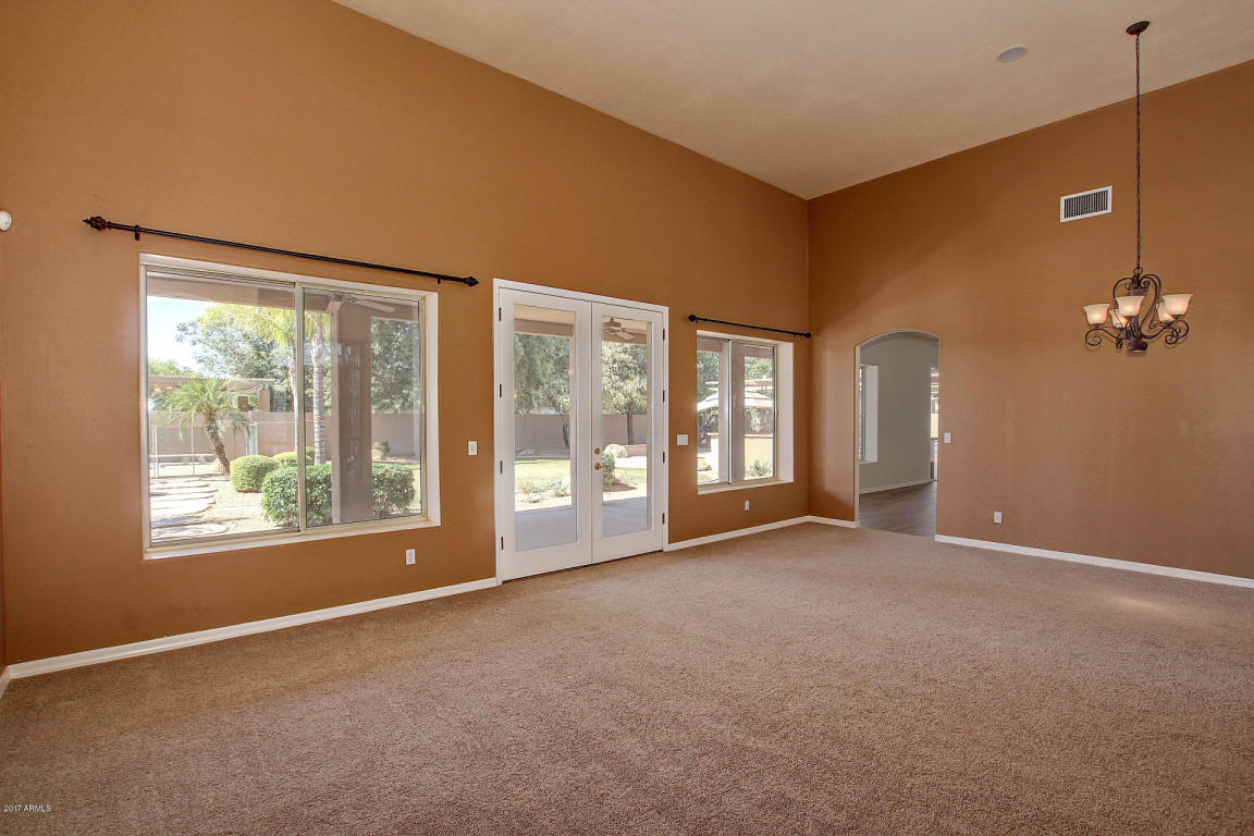 689 E Bridle Way, Gilbert, AZ 85295 photo 8