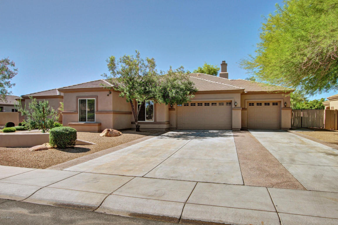 689 E Bridle Way, Gilbert, AZ 85295 photo 3