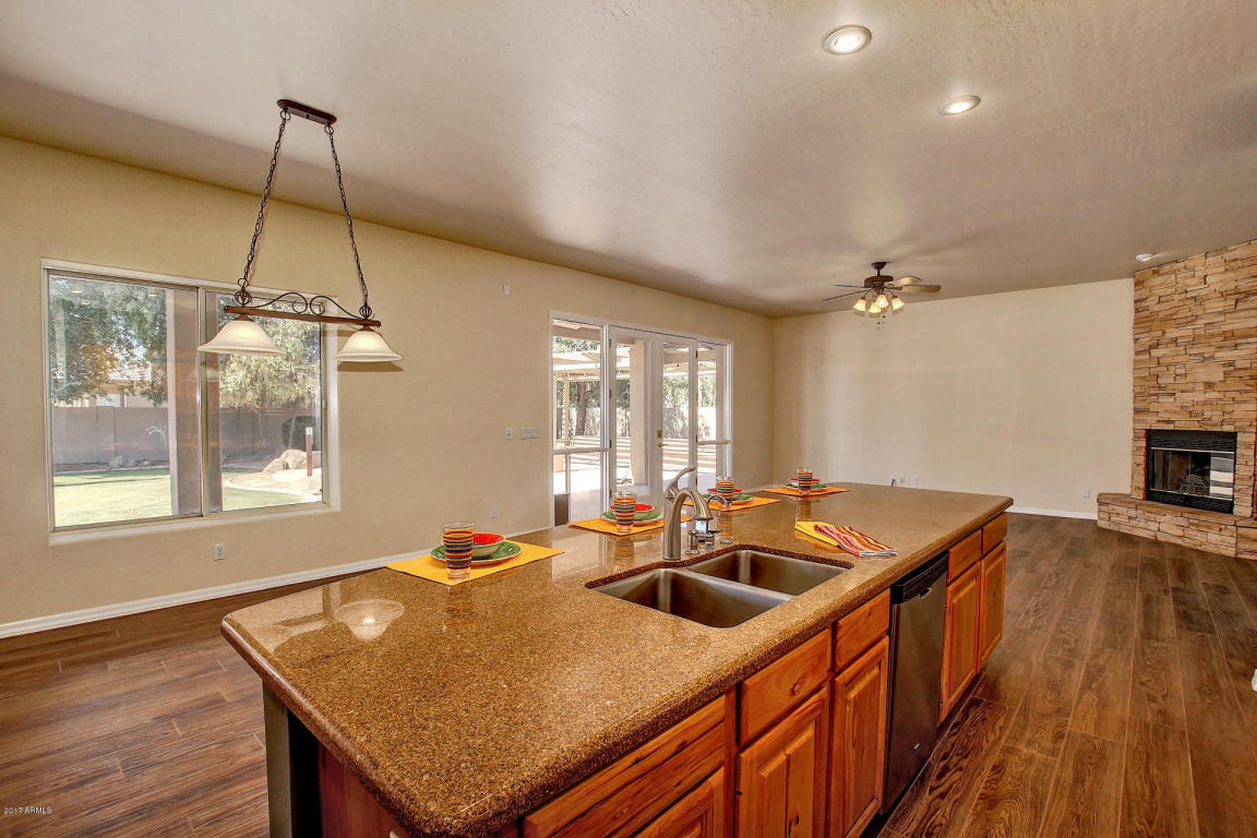 689 E Bridle Way, Gilbert, AZ 85295 photo 14