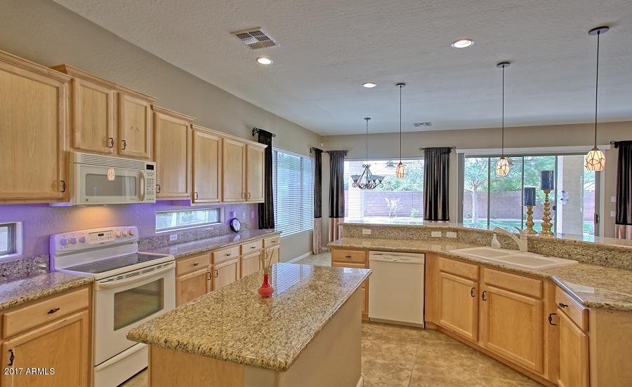 4211 E Dubois Ave, Gilbert, AZ 85298 photo 2