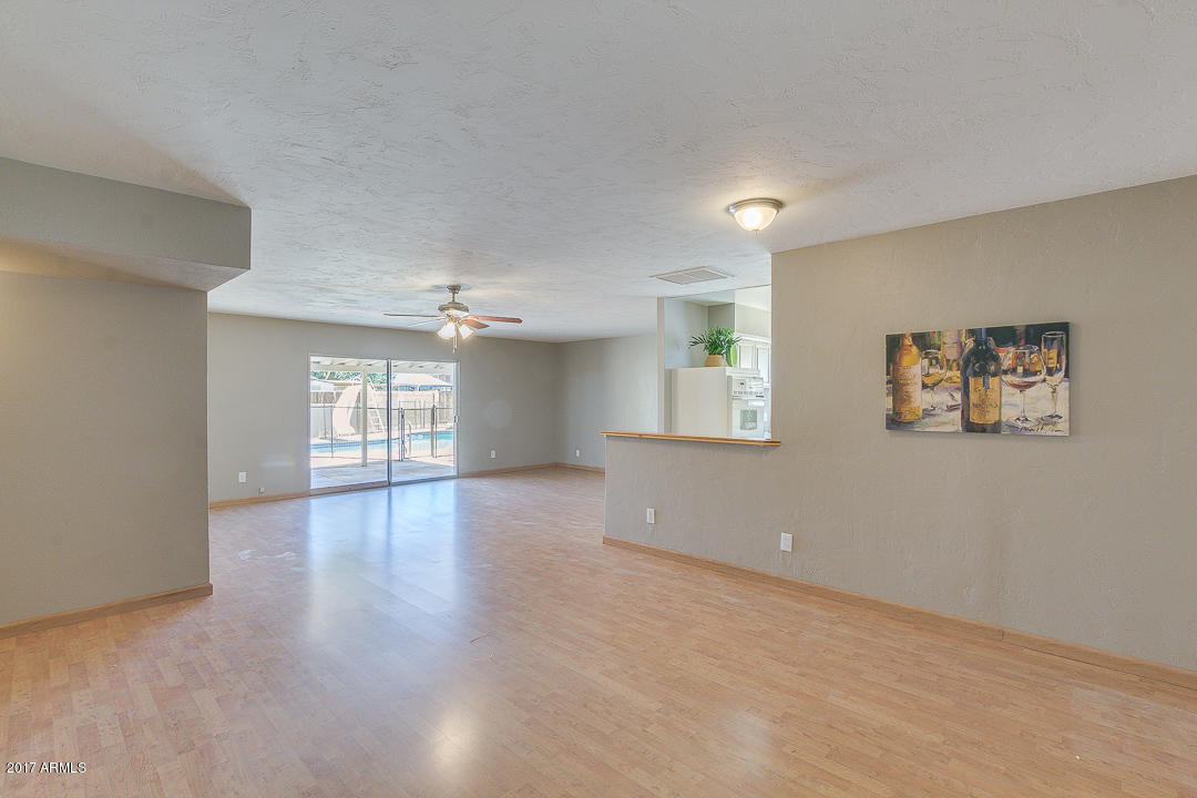 4433 N 68th Dr, Phoenix, AZ 85033 photo 9