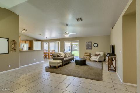 2075 E Stottler Ct, Gilbert, AZ 85296 photo 4