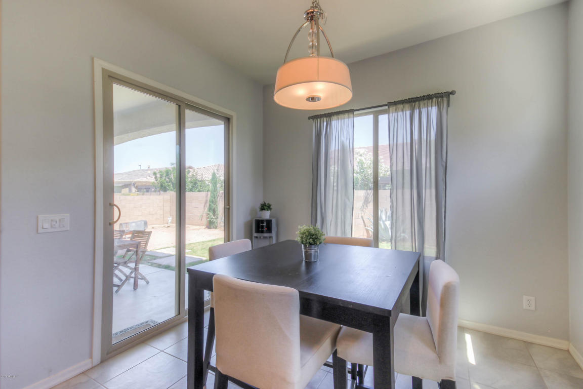 2858 E Ridgewood Ln, Gilbert, AZ 85298 photo 10
