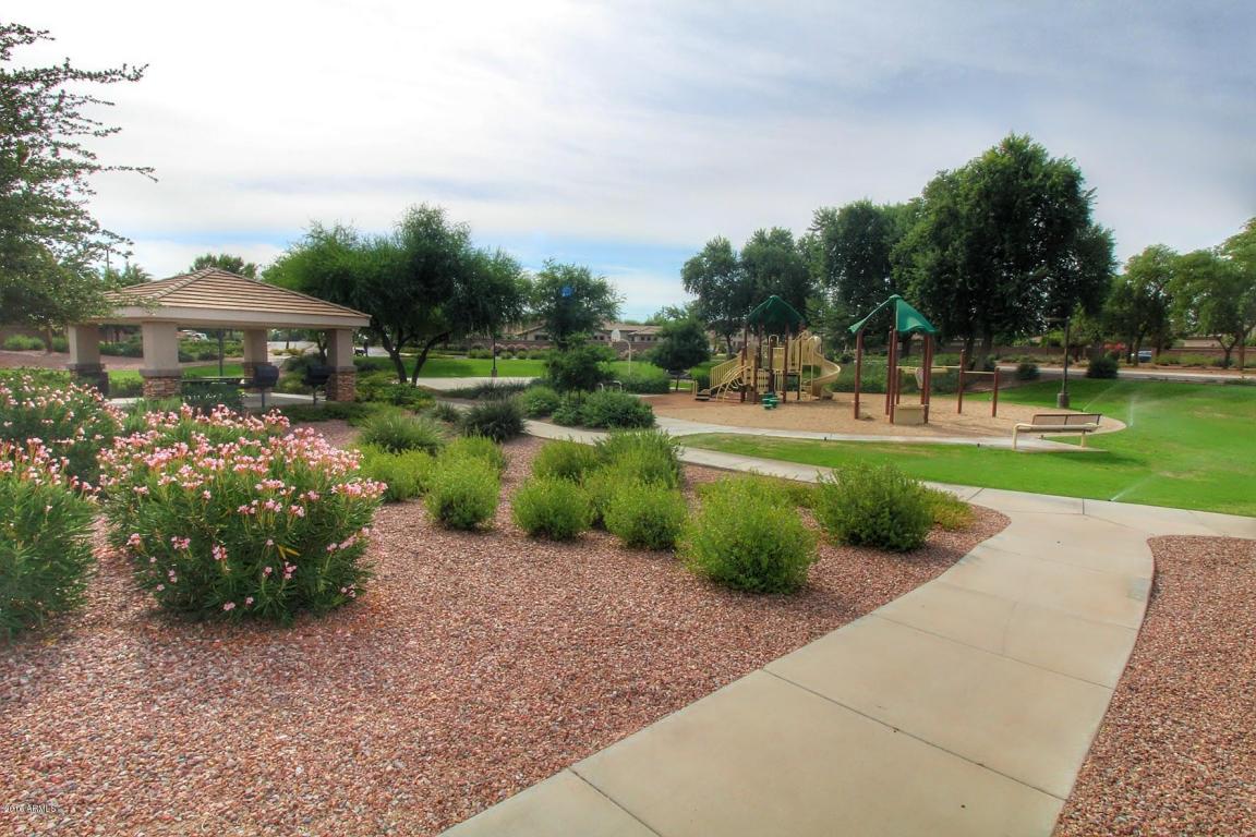 592 E Mary Ct, Gilbert, AZ 85295 photo 7