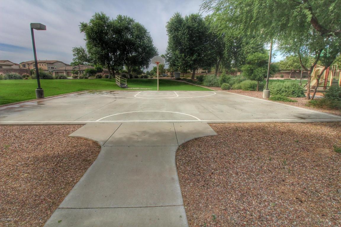 592 E Mary Ct, Gilbert, AZ 85295 photo 8
