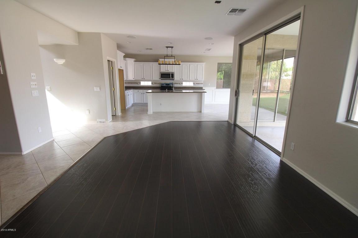 592 E Mary Ct, Gilbert, AZ 85295 photo 5