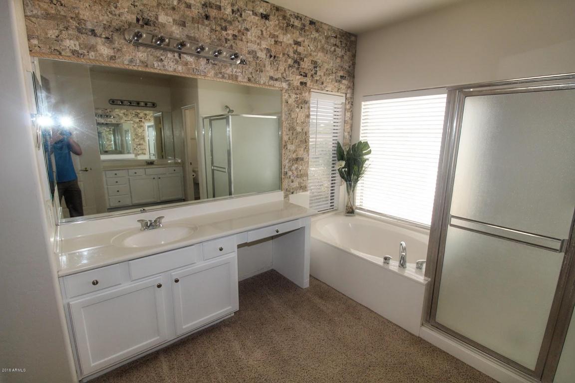 592 E Mary Ct, Gilbert, AZ 85295 photo 3