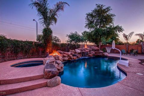 245 E Frances Ln, Gilbert, AZ 85295 photo 4