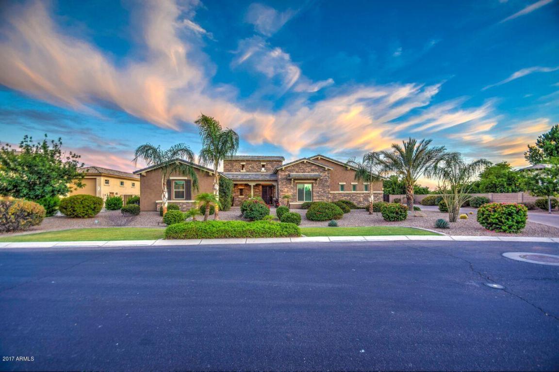2817 E Clark Dr, Gilbert, AZ 85297 photo 1