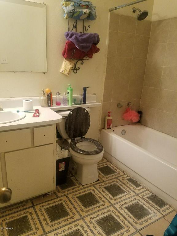 3140 N 81st Dr, Phoenix, AZ 85033 photo 2