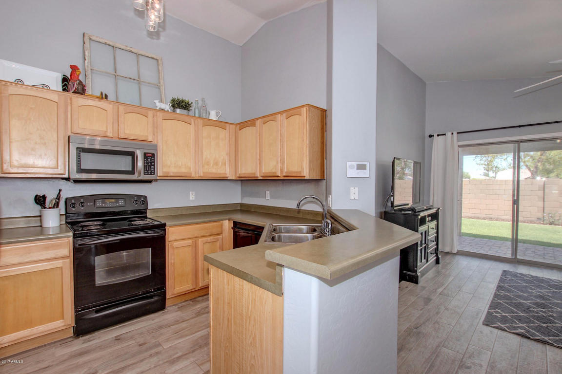 17262 W Apache St, Goodyear, AZ 85338 photo 8