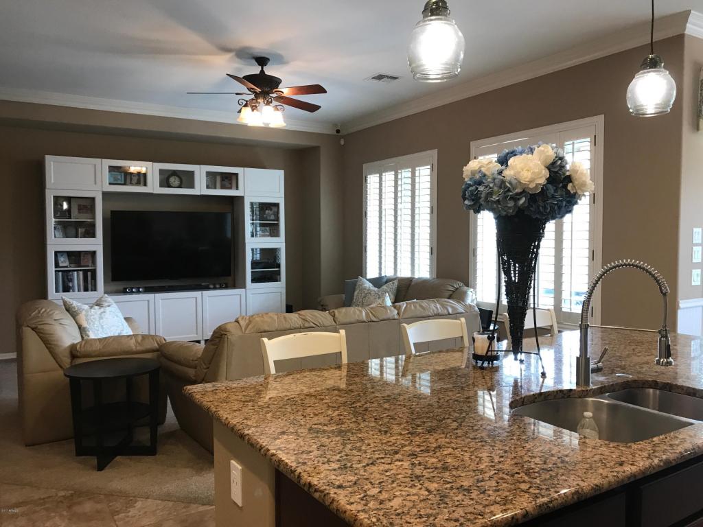 3943 E Amber Ln, Gilbert, AZ 85296 photo 4