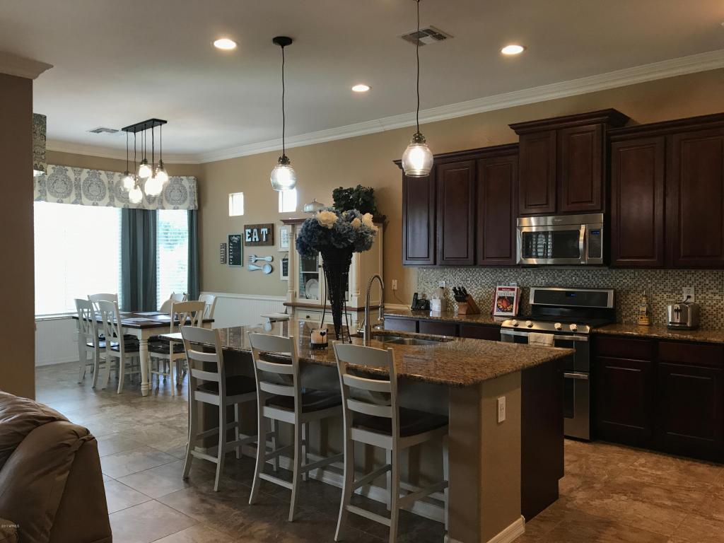 3943 E Amber Ln, Gilbert, AZ 85296 photo 2