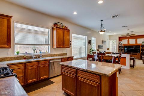 6936 S Magic Ct, Gilbert, AZ 85298 photo 13