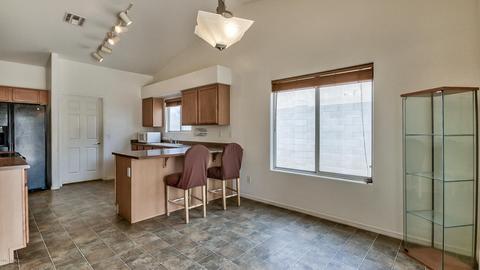 1321 E Branham Ln, Phoenix, AZ 85042 photo 12