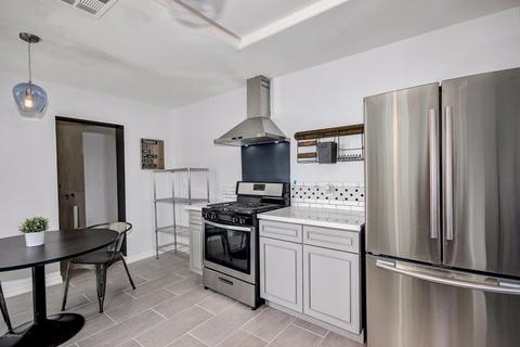 1329 E Taylor St, Phoenix, AZ 85006 photo 11