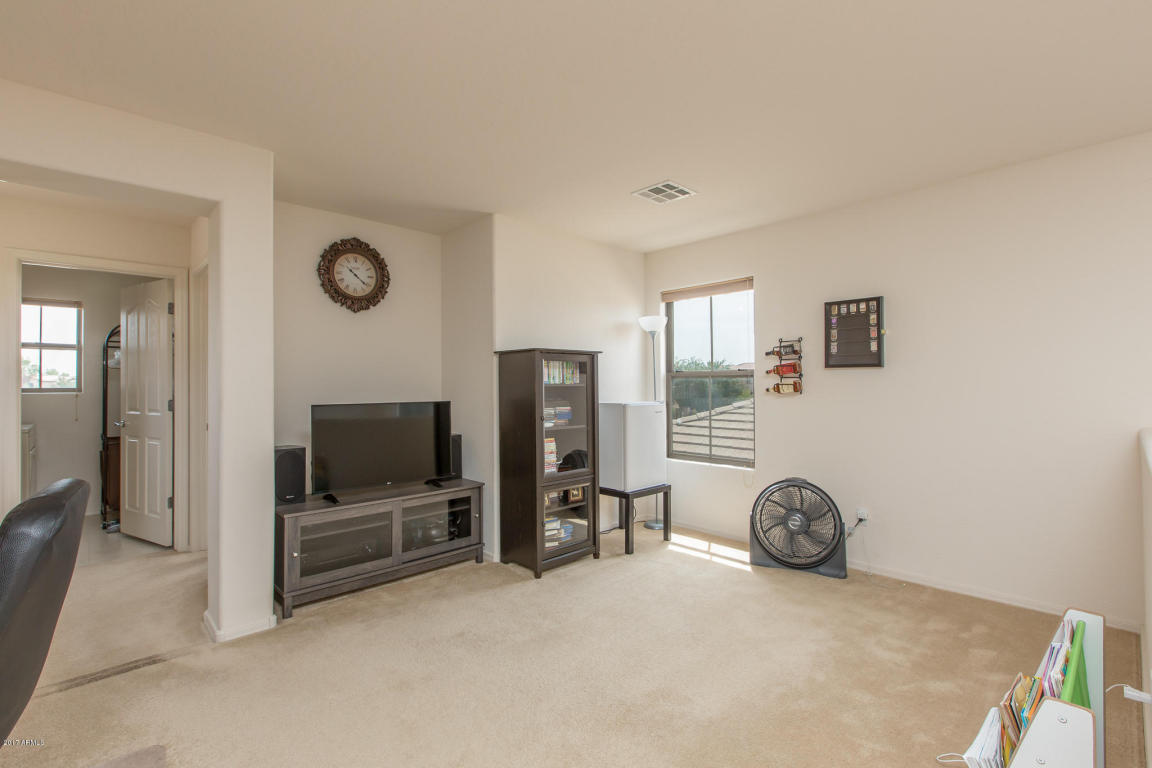 1950 S Falcon Dr, Gilbert, AZ 85295 photo 13